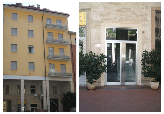 Gli appartamenti e l'ingresso del residence